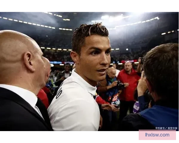 萨哈：C罗值得所有人的尊重，他所做的一切都令人难以置信